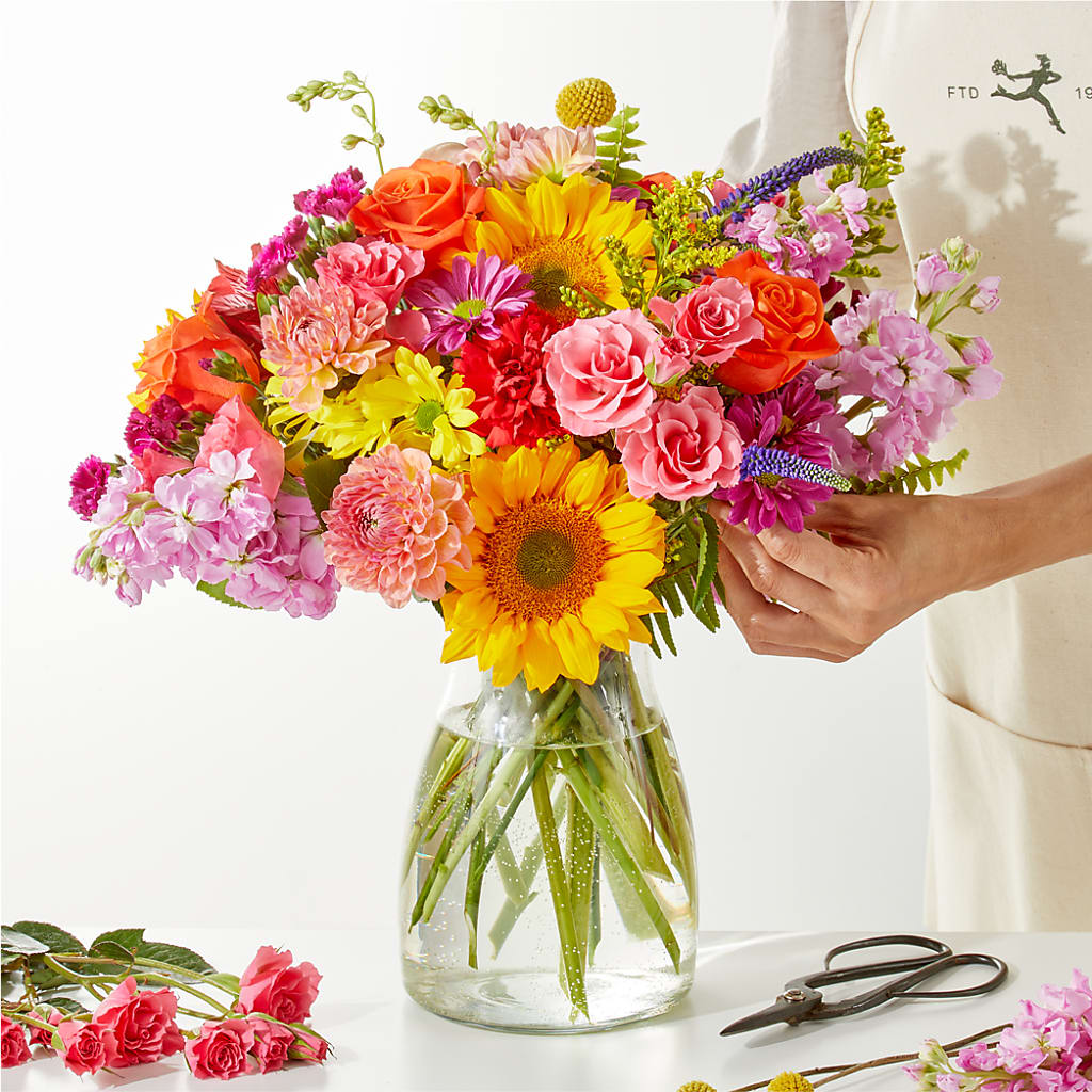 Cue the Confetti - A Florist Original – The Total Event Li Inc, Bethpage NY