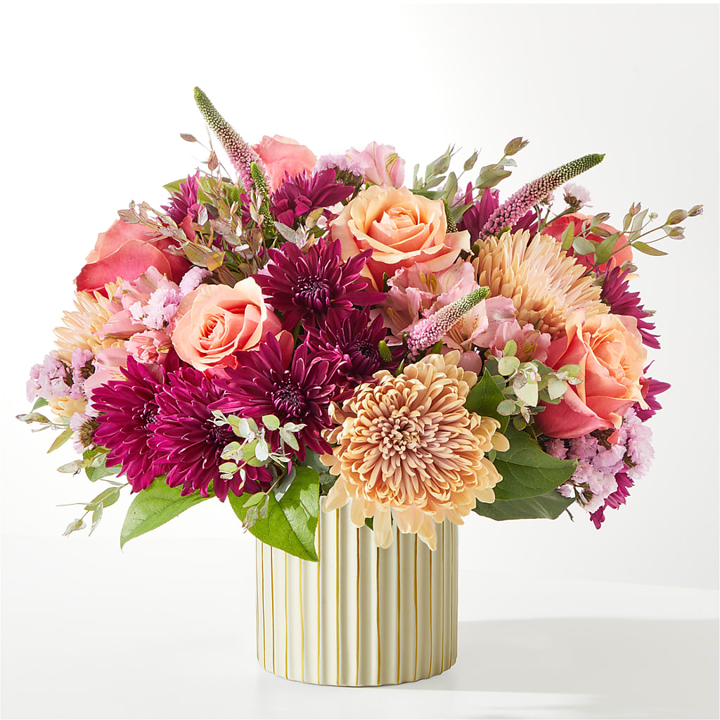 Berry Cobbler Bouquet with Ivory Vase –  The Total Event Li Inc, Bethpage NY
