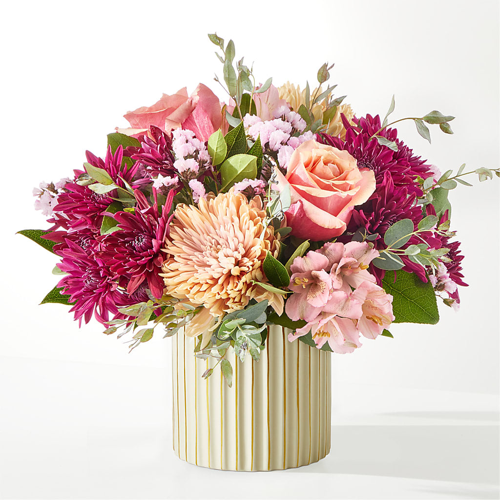 Berry Cobbler Bouquet with Ivory Vase –  The Total Event Li Inc, Bethpage NY