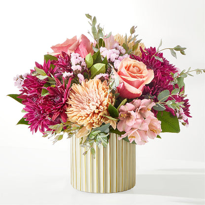 Berry Cobbler Bouquet with Ivory Vase –  The Total Event Li Inc, Bethpage NY